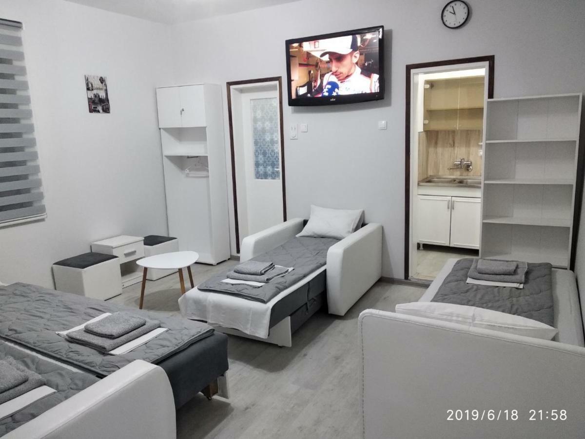 Apartmani Pinokio Ниш Экстерьер фото